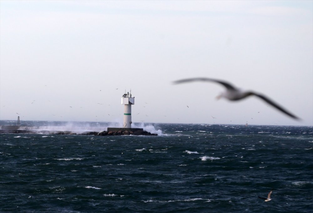 ISTANBULDA LODOS ETKILI OLDU